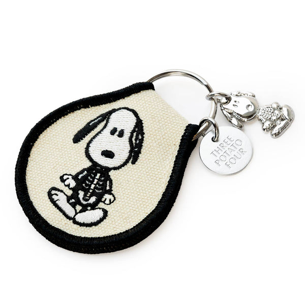 Three Potato Four - 3P4 x Peanuts® Halloween - Snoopy Skeleton Patch Keychain