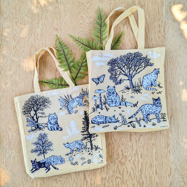 ilikesara | art + goods - Tote bag | outside cats - cream canvas screenprinted tote