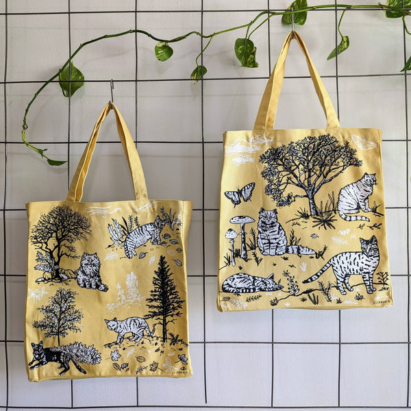 ilikesara | art + goods - Tote bag | outside cats - cream canvas screenprinted tote