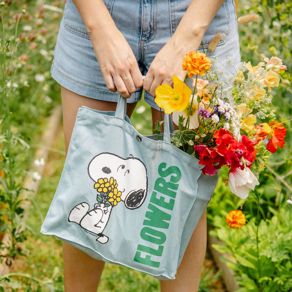 Three Potato Four - 3P4 x Peanuts® - Snoopy Flowers Vintage-Style Market Tote