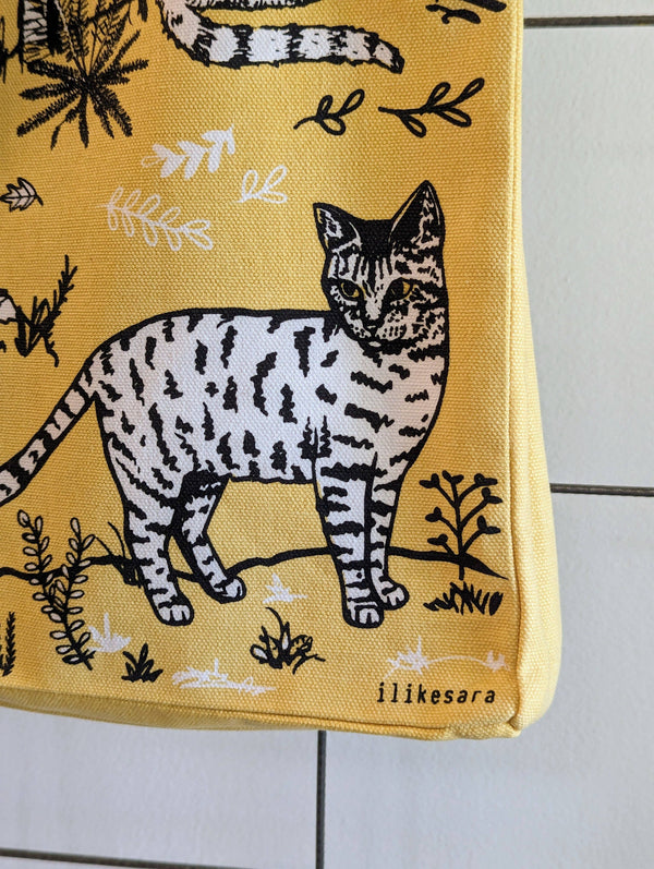 ilikesara | art + goods - Tote bag | outside cats - cream canvas screenprinted tote