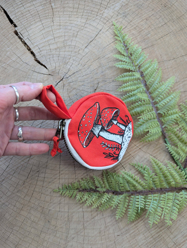 ilikesara | art + goods - Coin pouch | mushroom - red zipper bag with waterproof lining