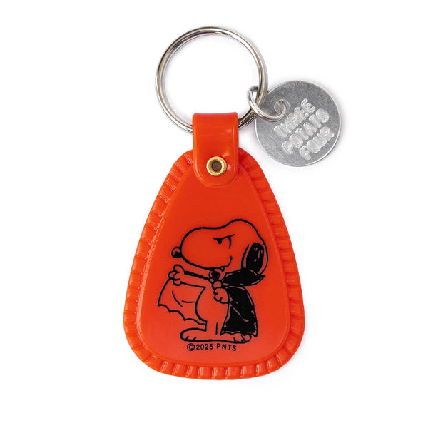 Three Potato Four - 3P4 x Peanuts® Halloween - Snoopy Dracula Saddle Keychain